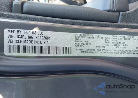 2025 Jeep Grand Cherokee Laredo 4X4 from USA, damaged, VIN 1C4RJHAG5SC292681